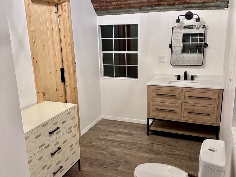 Remodeled 420 sq. ft. Tiny Home image 2