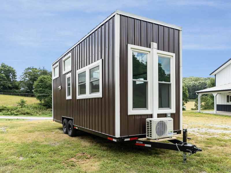 The "LENA" TINY HOME image 2