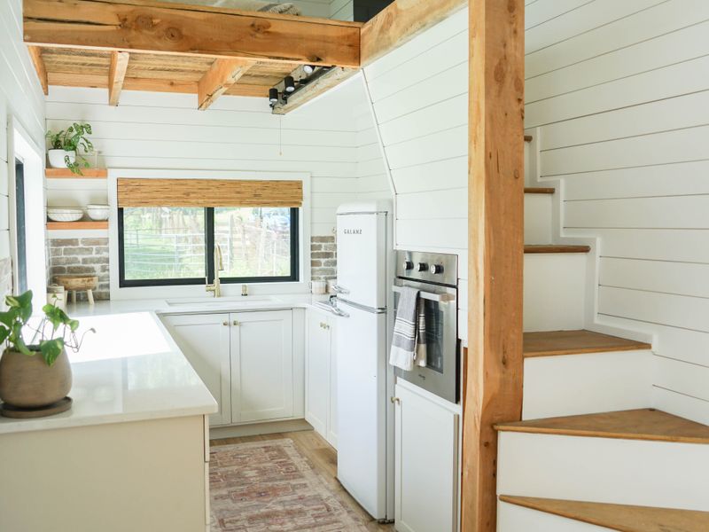 Light and Airy Luxury Tiny Home on Wheels
