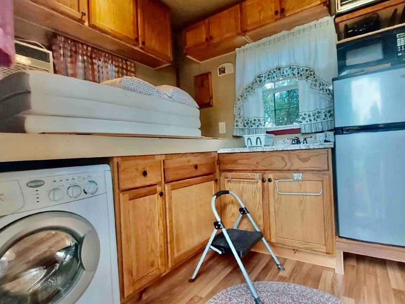 Move-In-Ready Tiny Home On Wheels image 1
