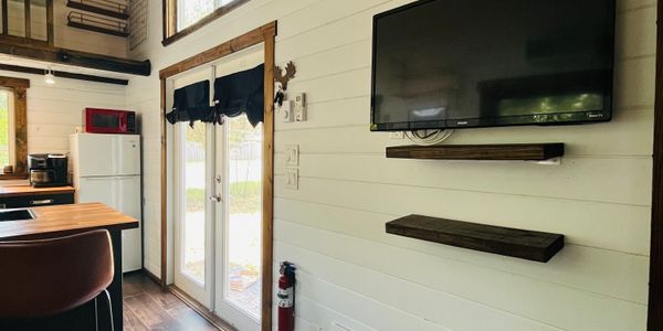 PRICE DROP! Two Bedroom Tiny Home - Austin, Texas! image 4