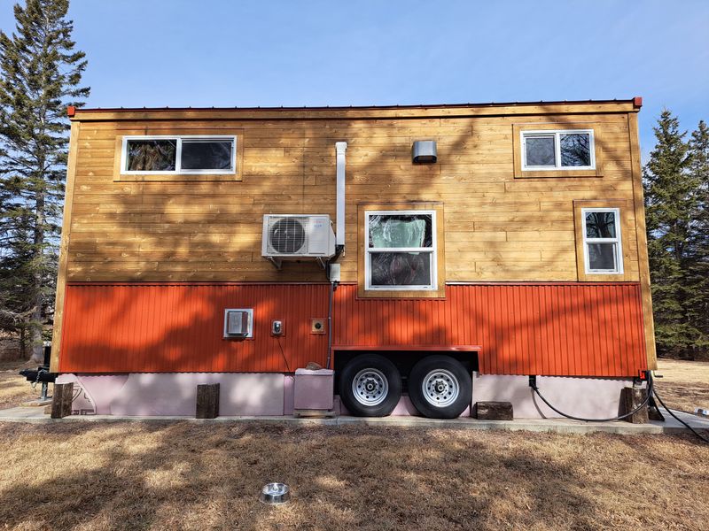 24 Ft Long Tiny House on Wheels - Tiny House for Sale in Denver, Colorado image 2