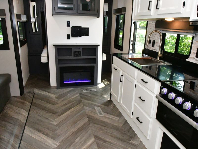 Beautifully Renovated Spacious RV! image 2