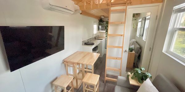 Professionally Built Tiny Home on Wheels! Fully Furnished image 3