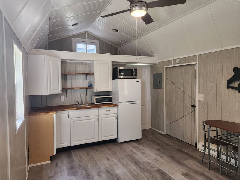 Charming Tiny Home for Sale in Tennessee!