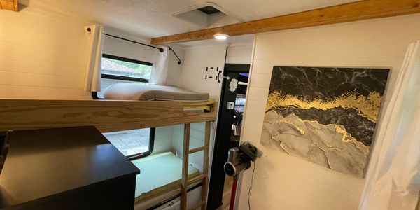 Fully Remodeled Tiny Home on Wheels! image 5