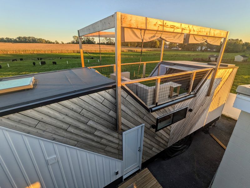 Roof Deck Tiny House Living image 2