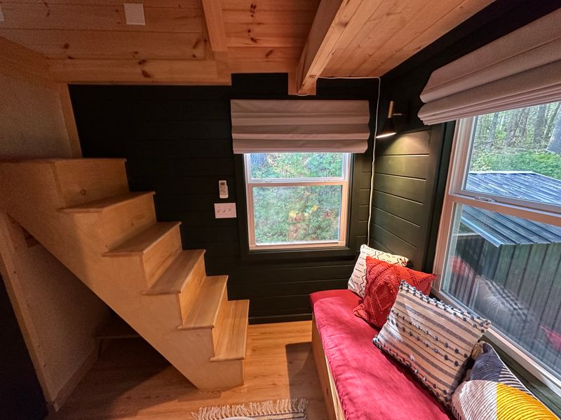 Charming Tiny Home For Sale in New York! image 2