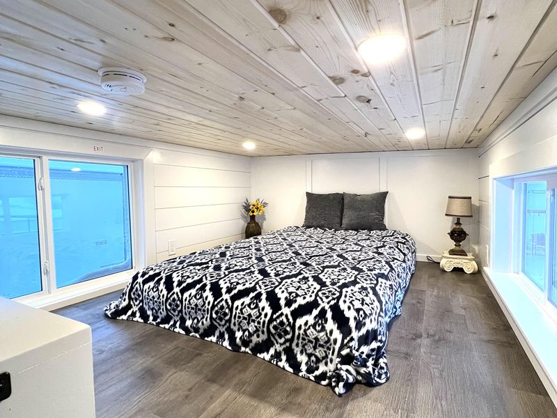 New Spacious Tiny Home For Sale! image 2