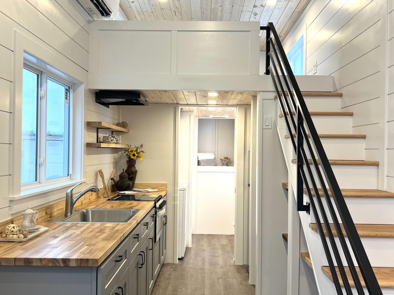 NEW Stunning Spacious Tiny Home on Wheels. Reduced price, ready to sell!