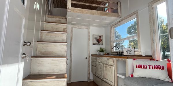 Beautiful Tiny Home - For Sale in Texas! image 4