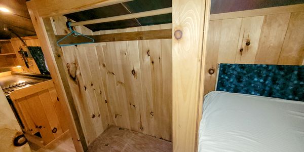 Renovated 1999 International Skoolie - For Sale in Colorado! image 5