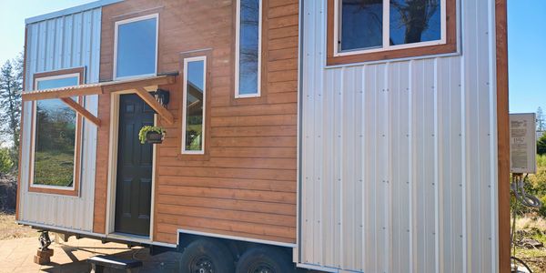 Beautiful Custom Tiny Home For Sale! Move-In Ready! image 4