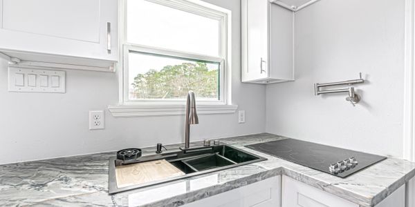 Move-In Ready Modern Tiny Home For Sale in Houston Texas! image 4