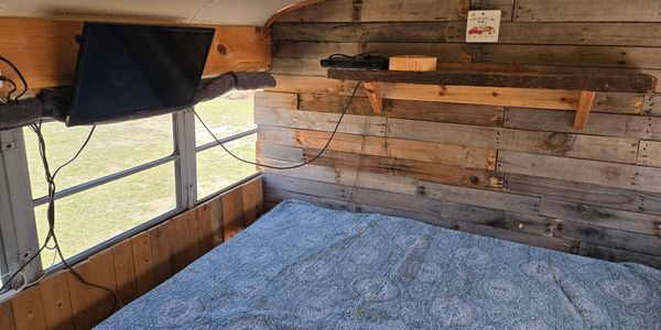 Road Ready & Renovated 1999 International Skoolie For Sale! image 5