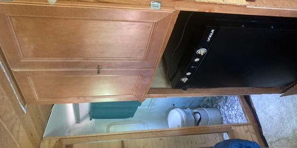 24ft International 3800 Skoolie – Road-Ready & Adventure-Tested! image 4