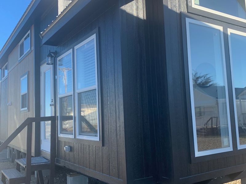 Move-In Ready Tiny House! image 2