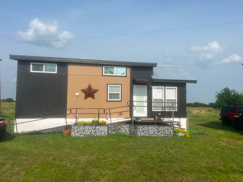 Move-In Ready Tiny House!