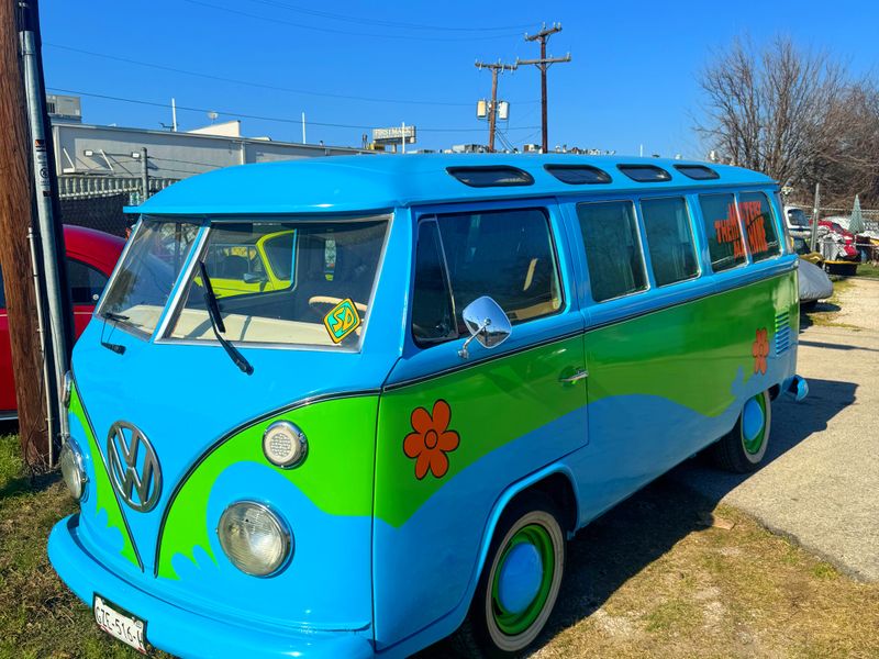 For Sale: 1976 Custom Volkswagen Minibus “Mystery Machine” – Fully Restored