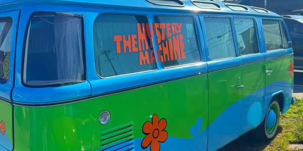 For Sale: 1976 Custom Volkswagen Minibus “Mystery Machine” – Fully Restored image 4