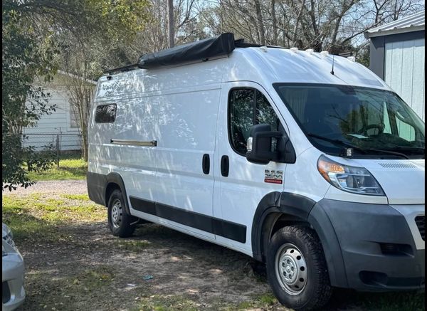 Turn-Key Tiny Home on Wheels – Ready for Adventure
