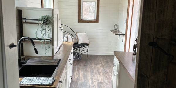 Move-In Ready - Tiny Home on Wheels For sale in Texas! image 5