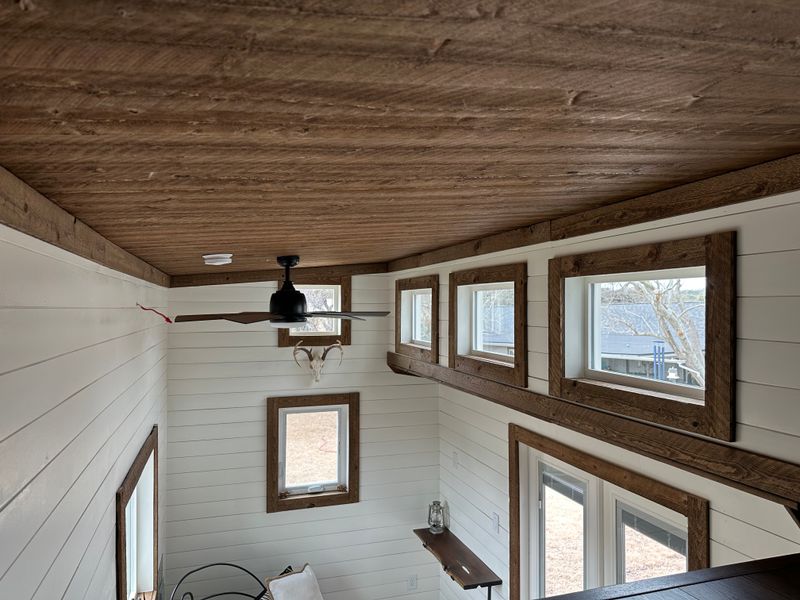 Move-In Ready - Tiny Home on Wheels For sale in Texas! image 2