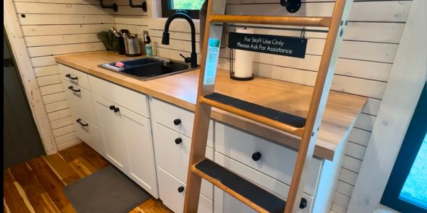 Move-In Ready Tiny Home on Wheels- For Sale in Indiana! image 5