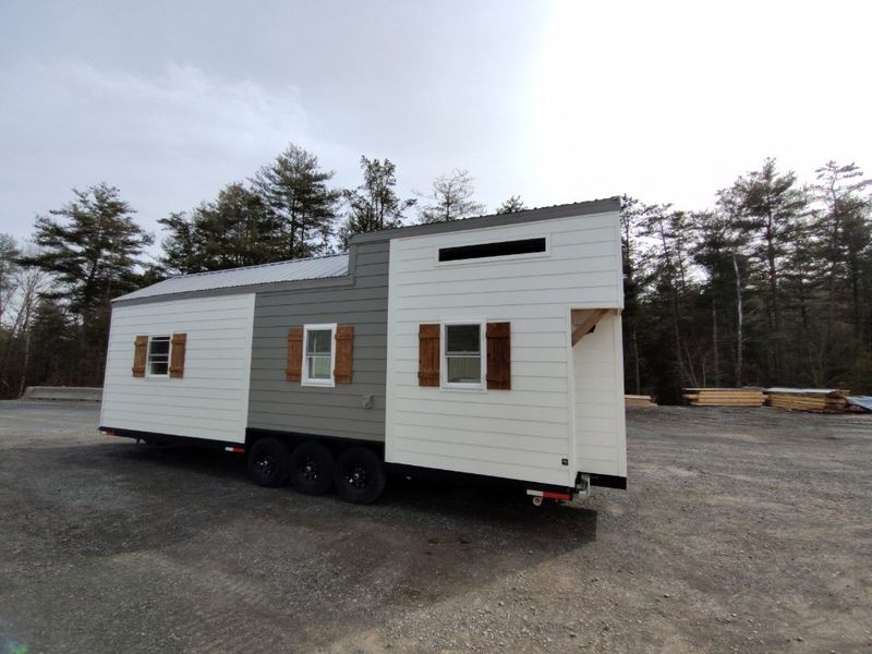 Move- In Ready - Stunning Rustic Tiny Home For Sale!