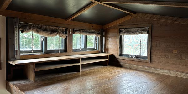 Move-In Ready - Tiny Home on Wheels For Sale in Oregon! image 3