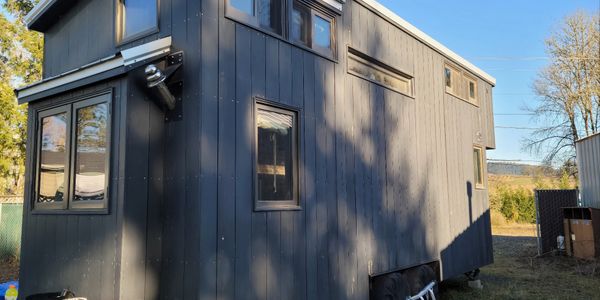 Move-In Ready - Tiny Home on Wheels For Sale in Oregon! image 5
