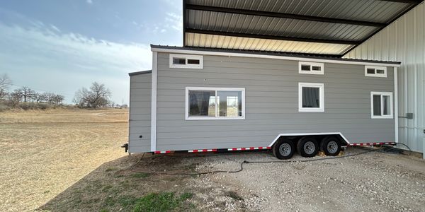 Modern Tiny Home on Wheels! Move-In Ready! image 4