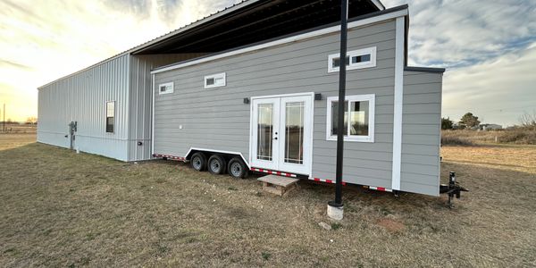 Modern Tiny Home on Wheels! Move-In Ready! image 5