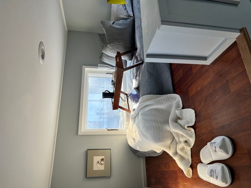 Move-In Ready: Custom-Built Tiny Home on Wheels - For Sale ! image 2