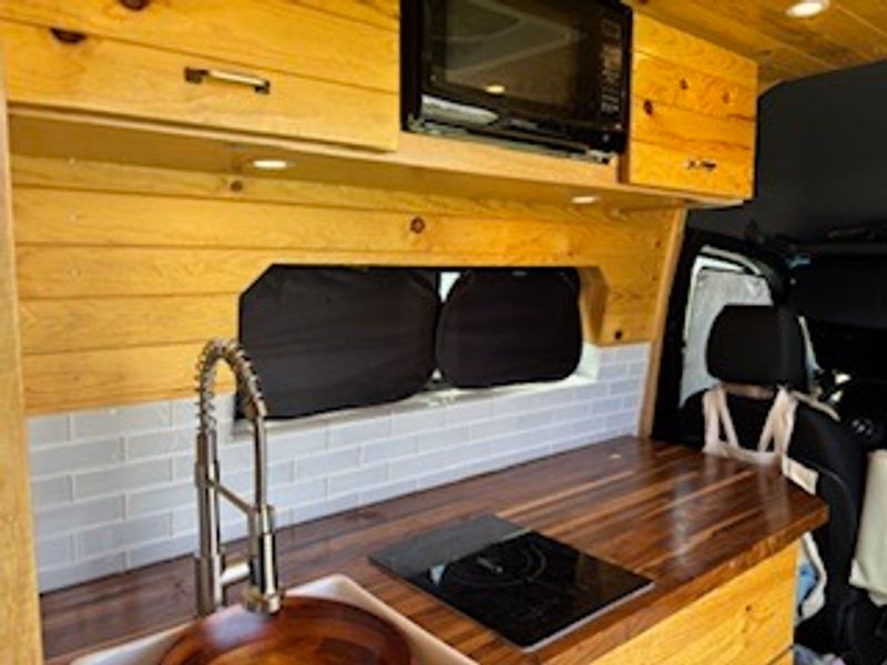 Dale's Fully Solar 2021 Mercedes Sprinter – Diesel – 45,000 Miles