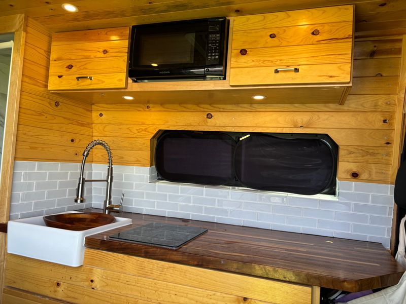 Dale's Fully Solar 2021 Mercedes Sprinter – Diesel – 45,000 Miles image 2